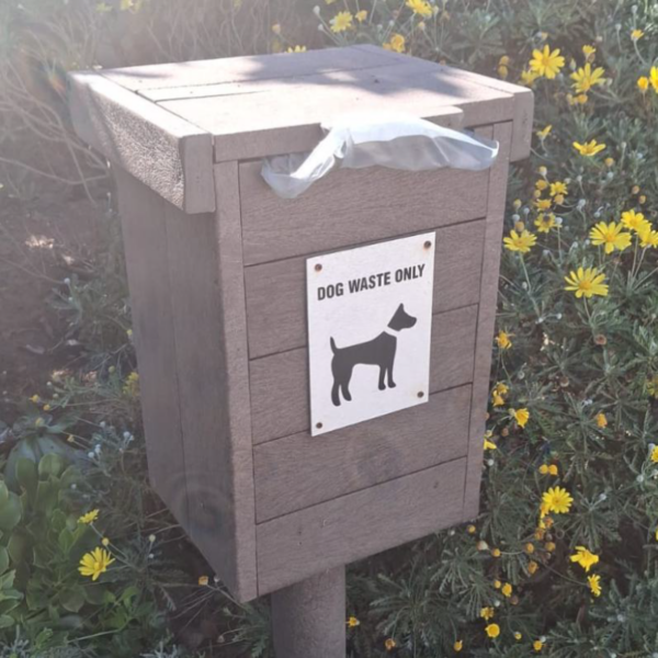 Doggy-Poo-Bin Doggy-Poo-Bin